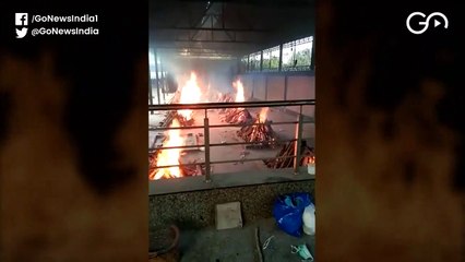 कोरोना से बेतहाशा मौतों से दिल्ली के श्मशान घाटों पर दबाव बढ़ा