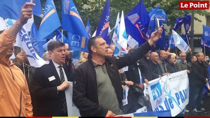 À Paris, des policiers manifestent contre le manque de soutien dont ils s’estiment victimes