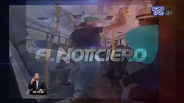 Moradores de un sector de Guayaquil no pueden dormir ni comer debido al mar olor por una tubería dañada