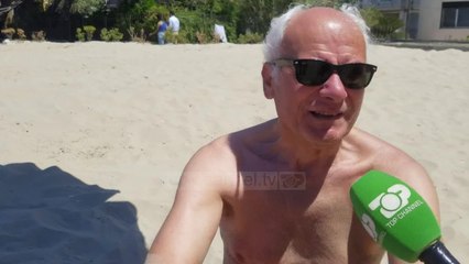 Durrës, plazhet me pak pushues/ Tërmeti dhe pandemia ulën numrin e turistëve