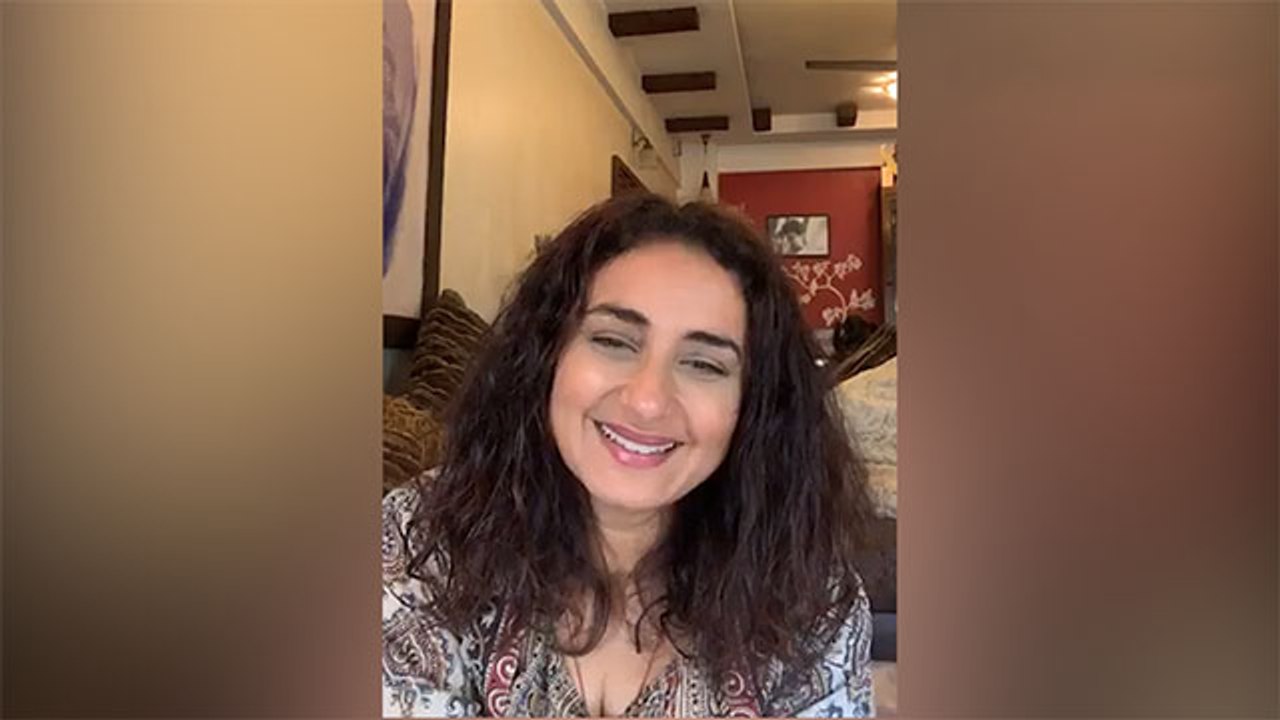 Divya Dutta talked about working with SRK for the first time in Veer zaara | exclusive Filmibeat