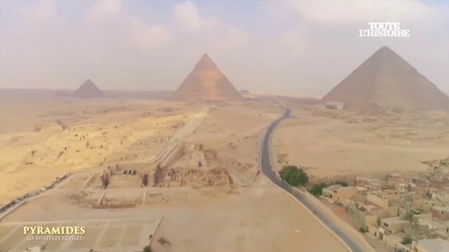 Pyramides : les mystères révélés