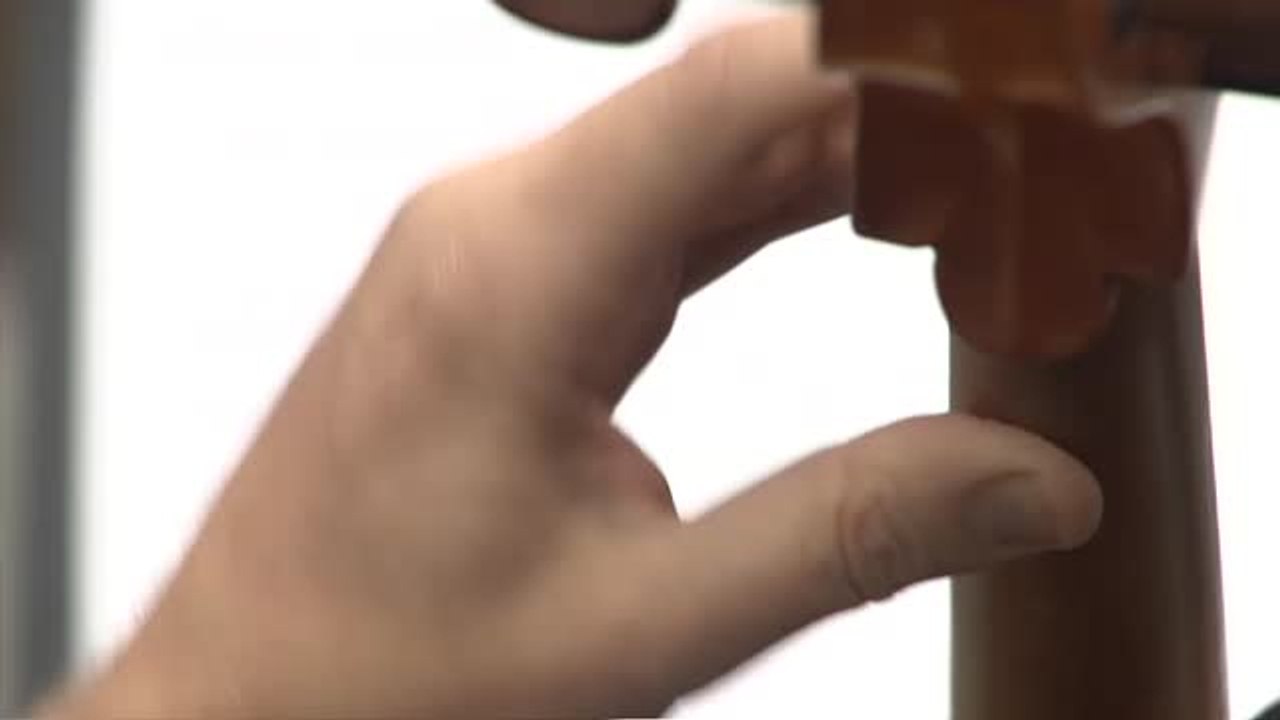 Cuatro profesores de música tocan en homenaje a sanitarios y policías