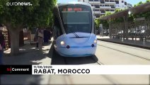 In Rabat trägt auch die Straßenbahn eine Schutzmaske - ja, die Straßenbahn