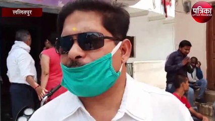 Congress sits on strike against DM involved in suspicious activities