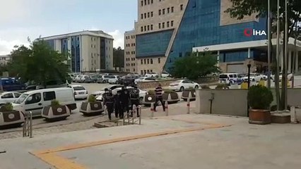 Dolandırıcılar, 22 adet sahte altın diş ile yakalandı