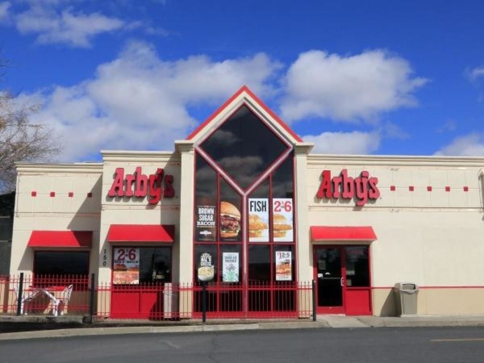 Turns Out Arby’s Bags Can Hold a LOT of Weight