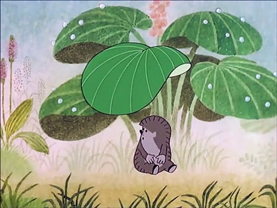 La Petite taupe aime la nature - Extrait du film - Fraises