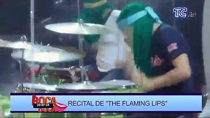 Un concierto entre burbujas de plástico, así fue la presentación de The Flaming Lips