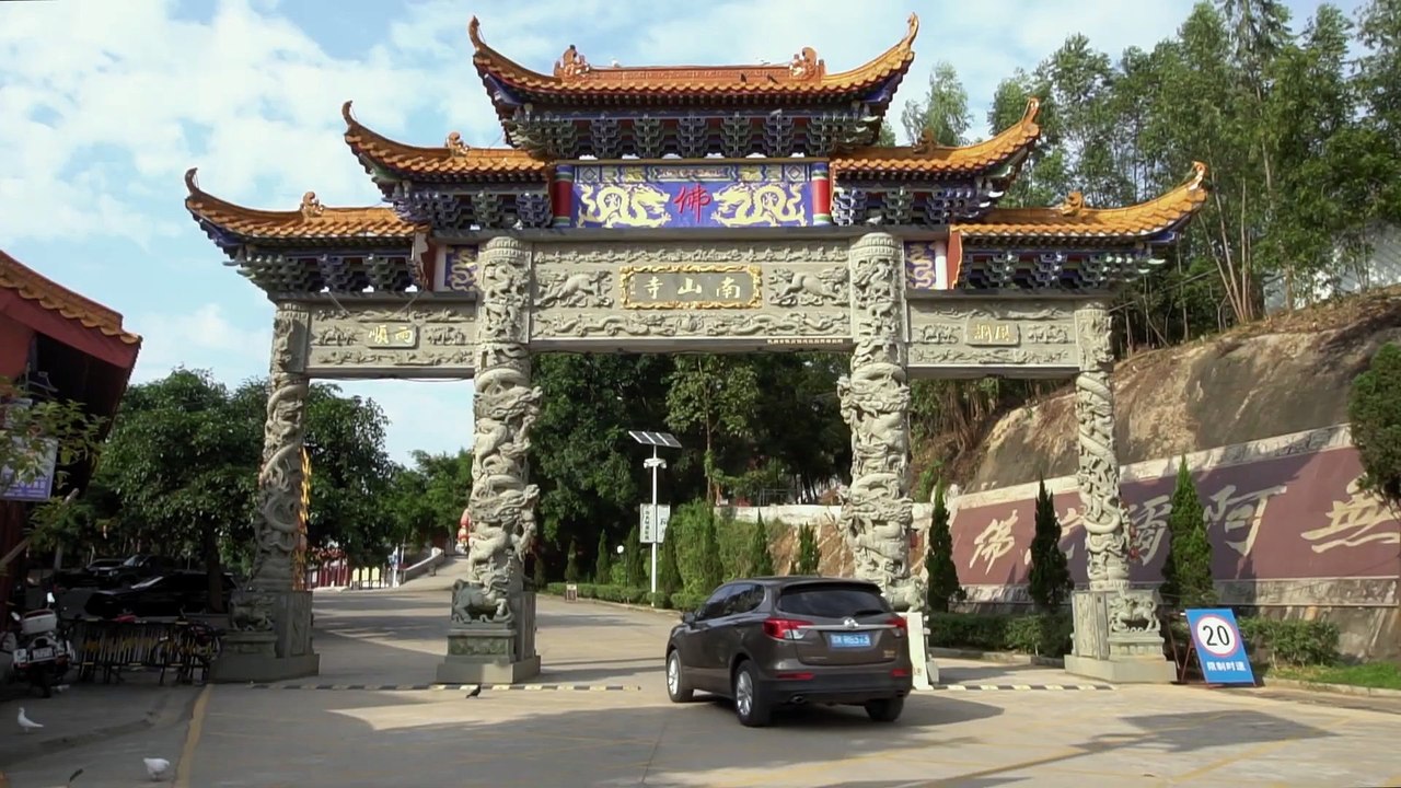 WELTREISE MIT BUDDHA AUF DER SUCHE NACH...