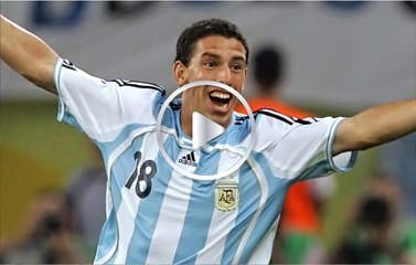 Espectacular volea de Maxi Rodríguez para darle la victoria a la Argentina