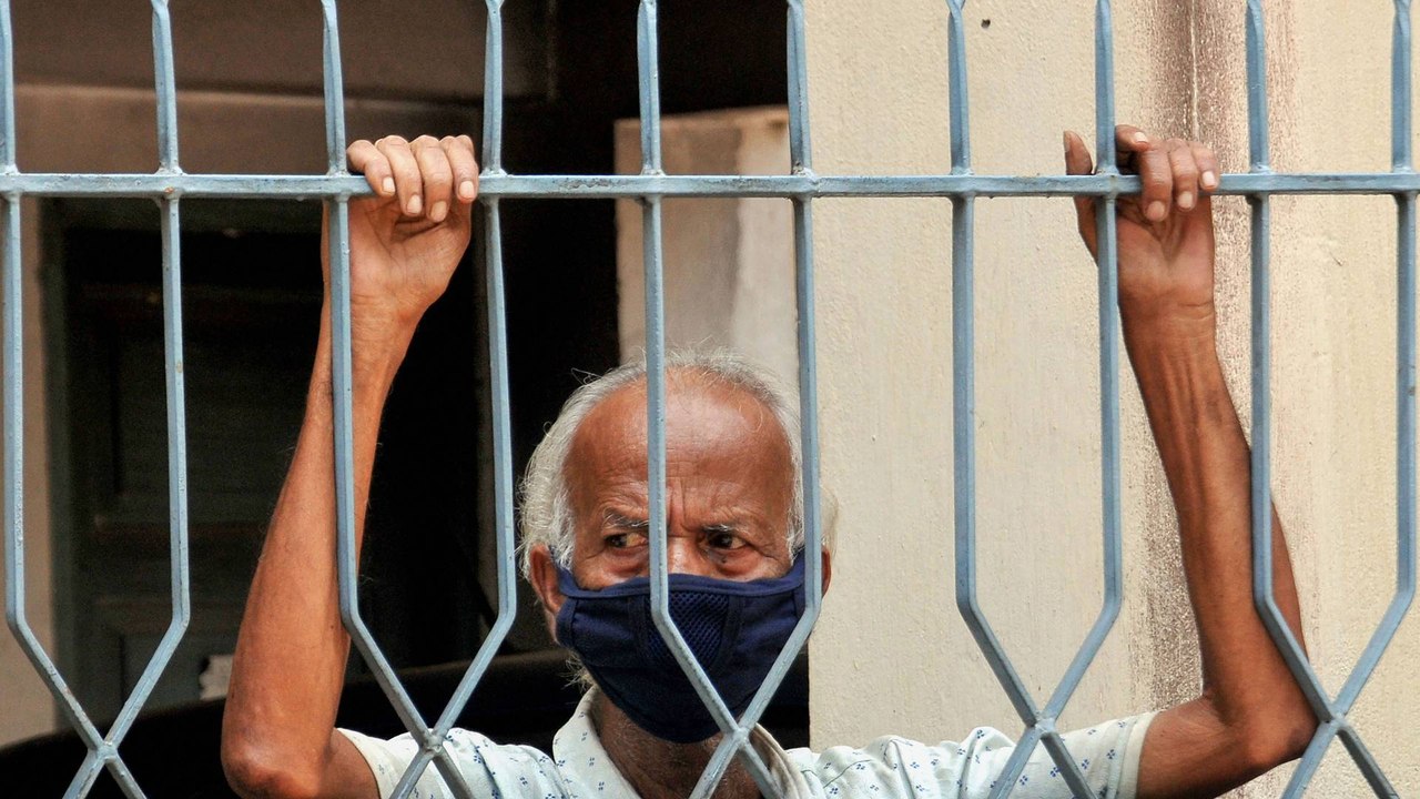 Punjab government orders strict lockdown on weekends