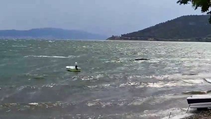 Gemileri Bile Sürükleyen Fırtınada Jet Ski İle Dalgalara Meydan Okudu