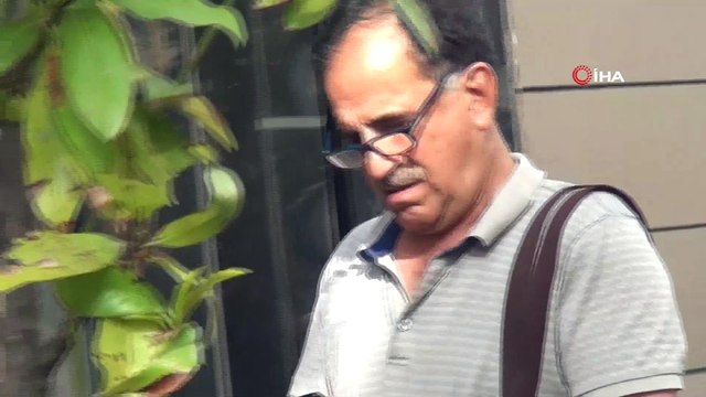 Taksim’deki bu görüntüler pes dedirtti...Sosyal mesafeyi hiçe saydılar, maskeyi kimisi kafasına, kimisi de bileğine taktı
