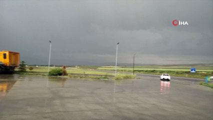 Sivas’ta kuvvetli sağanak ve dolu etkili oldu