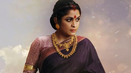 காரில் மதுபான பாட்டில்கள், நடிகை சிக்கல் 🚗