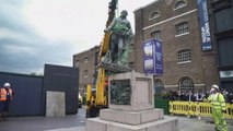 مناهضون للعنصرية في بريطانيا يطالبون بإزالة تماثيل شخصيات استعمارية