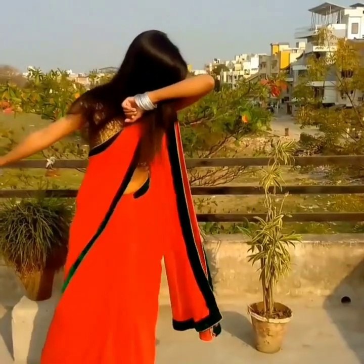 Saree Dance 4
