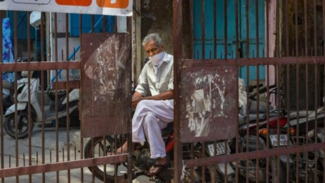 Punjab government orders lockdown on weekends, public holidays