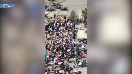 الجيش اللبناني يشتبك مع محتجين لبنانيين حاولوا منع ذهاب شاحنات غذائية  إلى سوريا