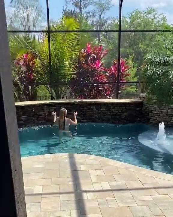 Peyton Royce - Peyton's Twitter March  28th 2020