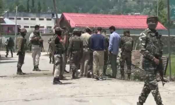 J&K: IED planted on Bandipora-Srinagar highway defused | Oneindia News