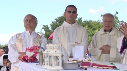 Descargar video: Mesazhi i Kishës Katolike: Hakmarrja është fitorja e dashurisë, jo të vrasësh atë që të ka vrarë