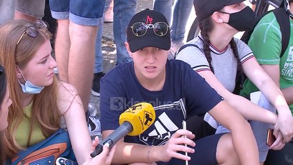 Maturantet serish ne proteste