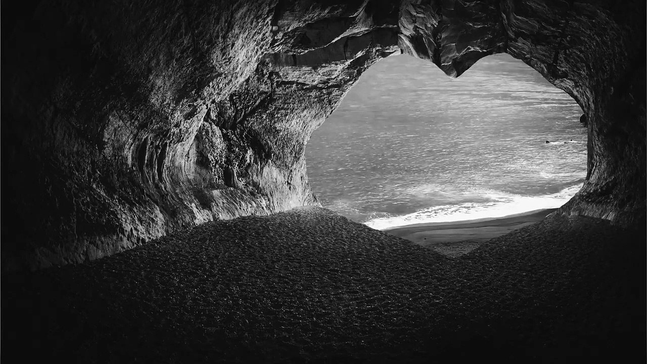 SONIDO DE LA NATURALEZA: VIENTO DEL MAR A TRAVES DE UNA CUEVA