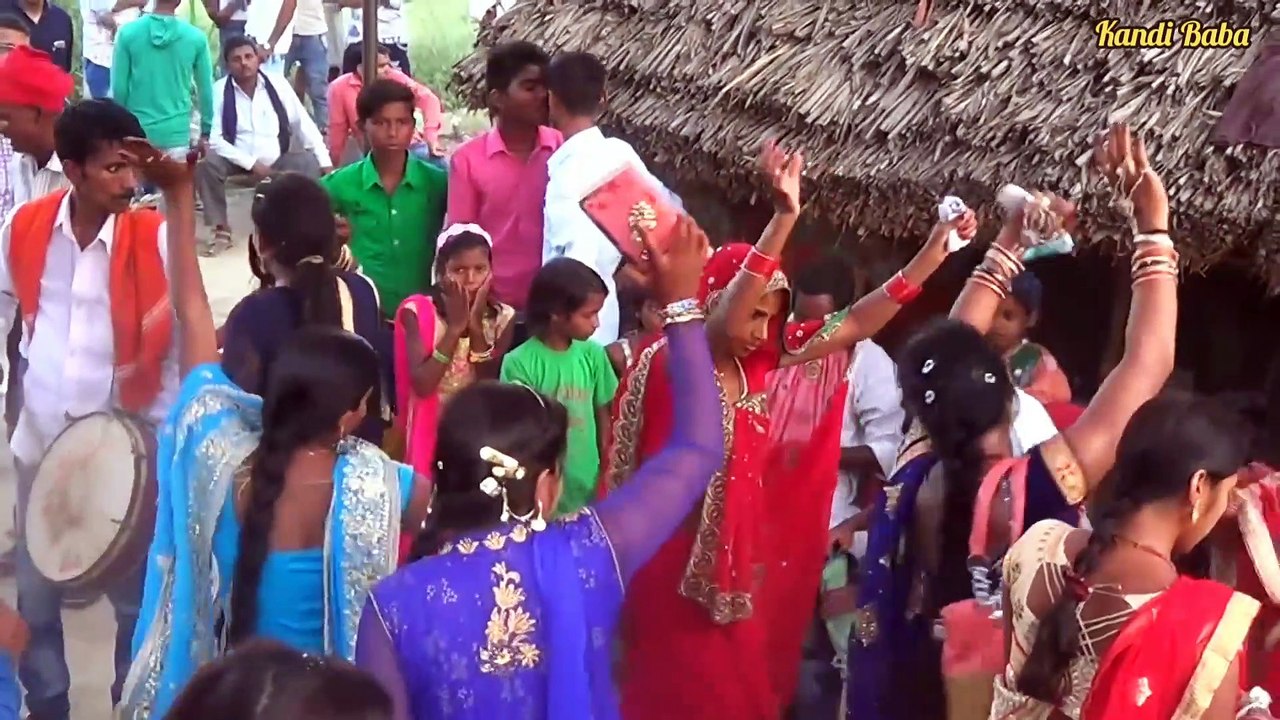 गाँव गाँव मैं हो रहा है Dance on marriage
