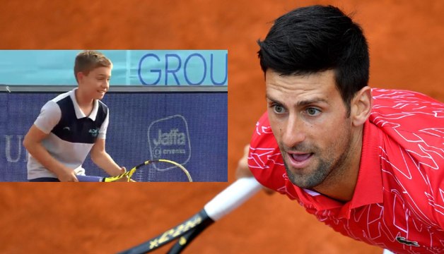 Novak Djokovic 'pierde' un punto con el niño recogepelotas y revoluciona el Planeta Tenis