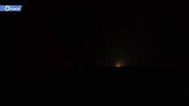 لحظة قصف ليلي من طائرات حربية روسية على منطقة جبل الزاوية بإدلب