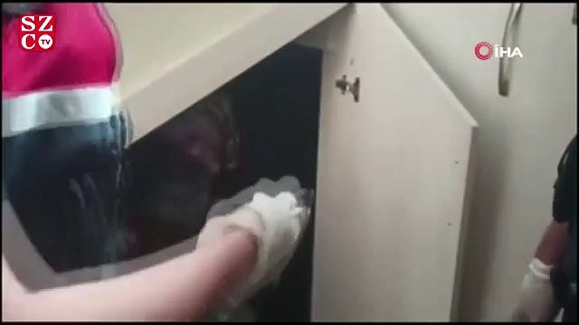 FETÖ'cü eski doktor saklandığı gizli merdiven altı odada yakalandı