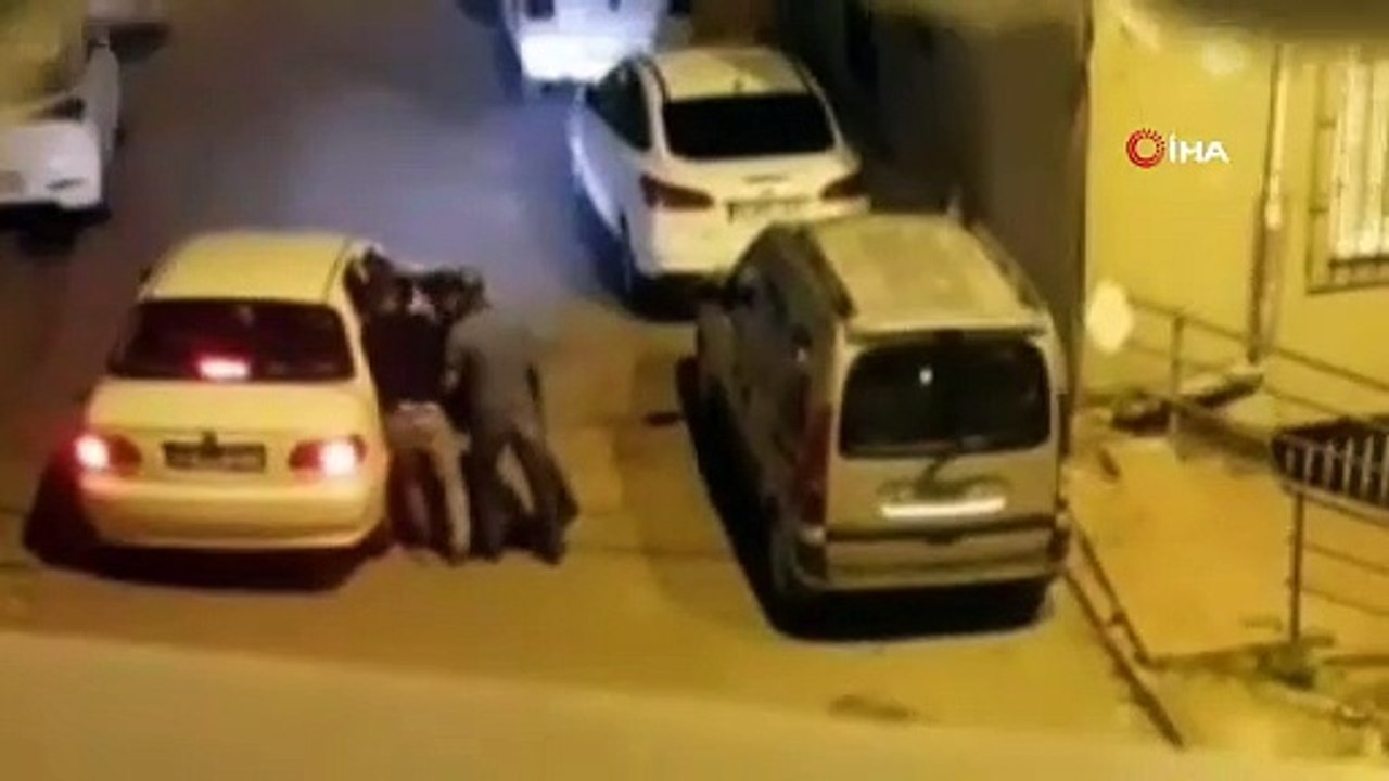 Bıçaklı gasp kamerada