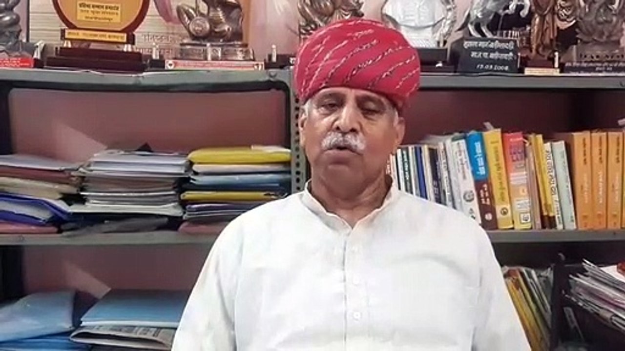 बड़े पूंजी वालों को खेती सौंपने के लिए लाए जा रह...