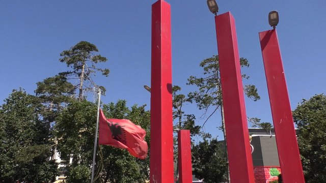 Në 21 vjetorin e çlirimit nderohen me homazhe dëshmorët dhe martirët e Gjakovës-Lajme