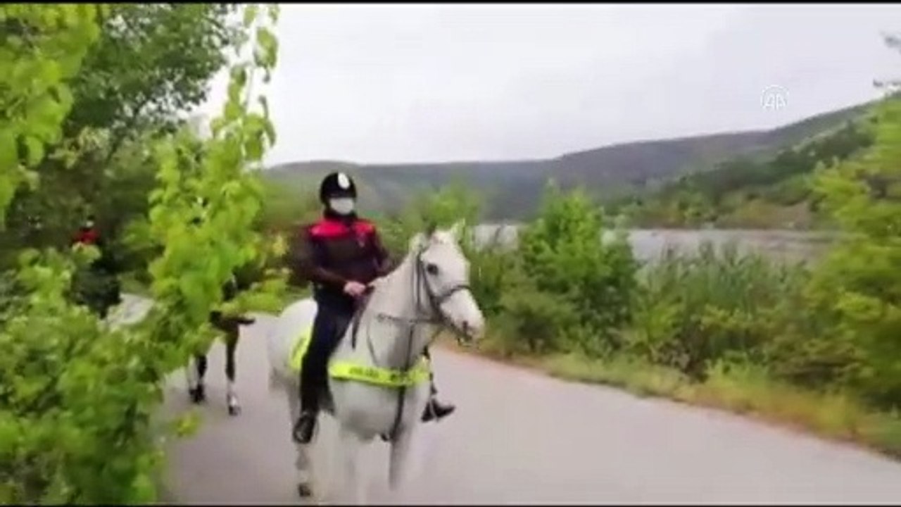 Atlı ve bisikletli polis timlerinden Eymir Gölü'nde sosyal mesafe denetimi - ANKARA