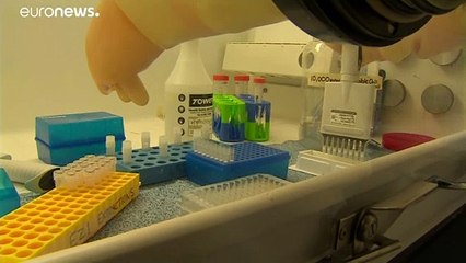 Cuatro Gobiernos firman un acuerdo para que la UE sea la primera en recibir la vacuna de Oxford