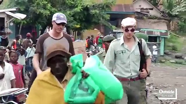RDC : LA NEIGE DANS LE MASSIF DU RUWENZORI Le Rwenzori, chaîne du Rwenzori ou monts Rwenzori, aussi orthographié jusqu'en 1980 Ruwenzori, identifiées comme étant les montagnes de la Lune de l'Égypte antique et plus tard des Grecs anciens, est une petite