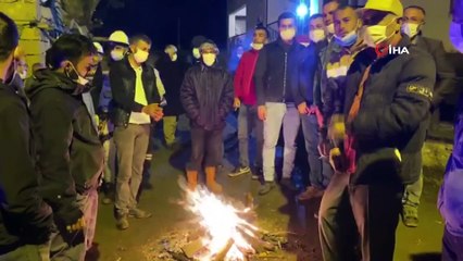 Deprem bölgesinde vatandaşlar geceyi ateş başında geçiriyor