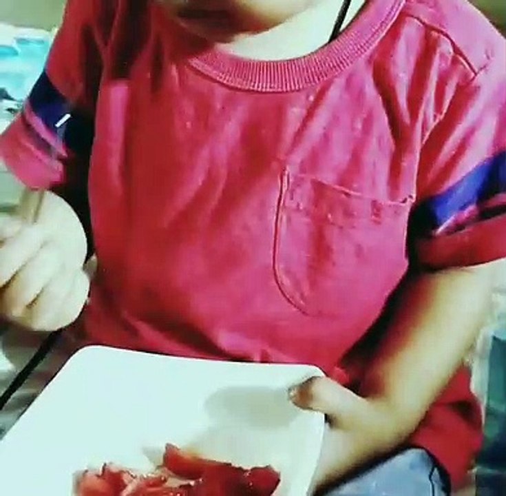 hadi eat satwbarry
