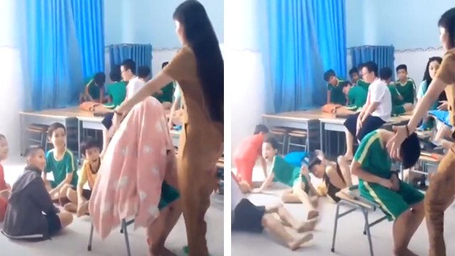 Une femme explose la tête d'un enfant dans une salle de classe