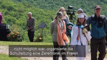 US-Abiturienten bekommen Zeugnis auf Berggipfel