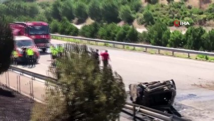 Kaza yapan araç alev aldı, araç için de bulunan 4 kişiden 2'si kişi yanarak hayatını kaybetti