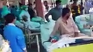 یہ راولپنڈی بے نظیر بھٹو ہسپتال کی وڈیو ہے خُدارا باہر مت نکلیں گورنمنٹ کے ایس او پیز پر عمل کریں راولپنڈی میں کرونا بہت تیزی سے پھیل رہا ہے