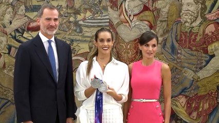 Ona Carbonell luce embarazo en la playa