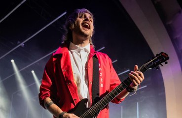 Michael Clifford: Entschuldigung für alte Tweets