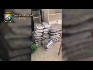 Ora News - Sërish drogë me skaf nga Adriatiku, sekuetrohen 350 kg, 2 shqiptarë në pranga