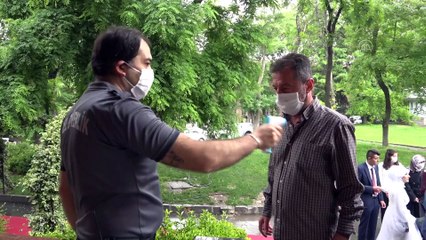 Ankara'daki çiftlerin nikahları Kovid-19 tedbirleri altında kıyılmaya başlandı (2)