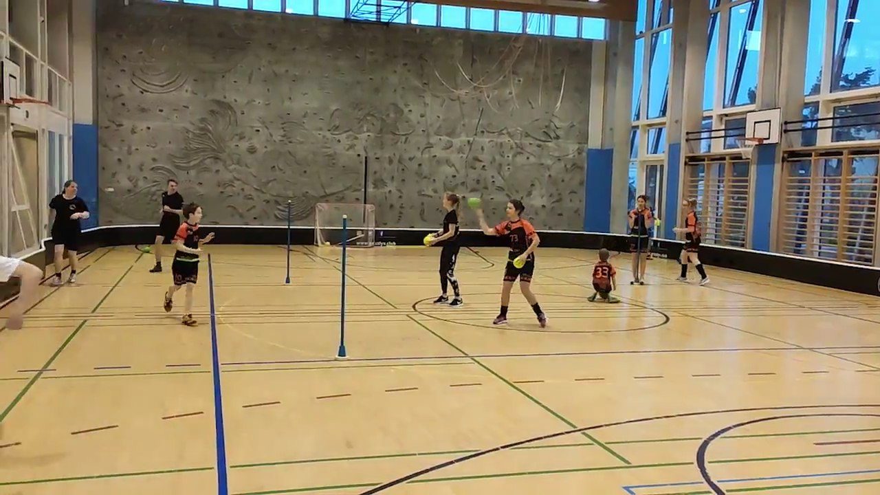 Rundlauf-Sitzball (Warmup-Clip)